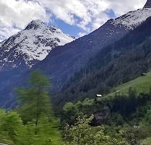 Наташа рулит. Откровения дальнобойщицы из Беларуси о буднях «неженской» профессии Наташа рулит. Откровения дальнобойщицы из Беларуси о буднях «неженской» профессии