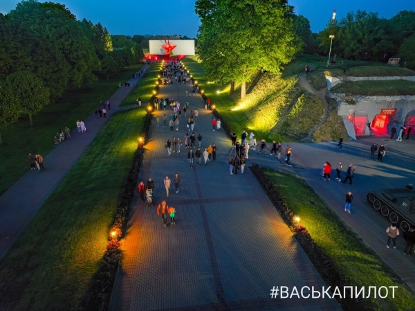 Красивые фотографии из Брестской крепости
Красивые фотографии из Брестской крепости