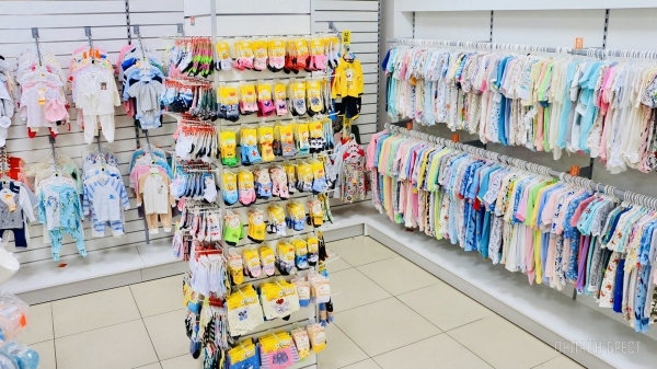 ТРИ ЭТАЖА ТОВАРОВ ДЛЯ ВСЕЙ СЕМЬИ! Детские игрушки и развлечения, канцтовары, женская, мужская, детская одежда и обувь в «Детском мире» на Советской ТРИ ЭТАЖА ТОВАРОВ ДЛЯ ВСЕЙ СЕМЬИ! Детские игрушки и развлечения, канцтовары, женская, мужская, детская одежда и обувь в «Детском мире» на Советской