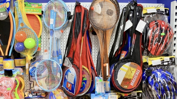 ТРИ ЭТАЖА ТОВАРОВ ДЛЯ ВСЕЙ СЕМЬИ! Детские игрушки и развлечения, канцтовары, женская, мужская, детская одежда и обувь в «Детском мире» на Советской ТРИ ЭТАЖА ТОВАРОВ ДЛЯ ВСЕЙ СЕМЬИ! Детские игрушки и развлечения, канцтовары, женская, мужская, детская одежда и обувь в «Детском мире» на Советской