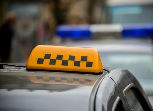 «Скручен пробег, перекрашен кузов». Такси из России просочились на нашу «вторичку»