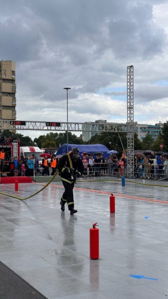 На площадке у администрации Московского района стартовали соревнования «Сильнейший пожарный спасатель «Брестский рубеж-2023»
На площадке у администрации Московского района стартовали соревнования «Сильнейший пожарный спасатель «Брестский рубеж-2023»