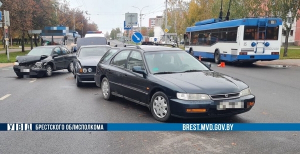В Бресте одновременно произошло два ДТП В Бресте одновременно произошло два ДТП