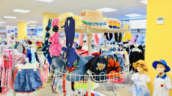 ТРИ ЭТАЖА ТОВАРОВ ДЛЯ ВСЕЙ СЕМЬИ! Детские игрушки и развлечения, канцтовары, женская, мужская, детская одежда и обувь в «Детском мире» на Советской ТРИ ЭТАЖА ТОВАРОВ ДЛЯ ВСЕЙ СЕМЬИ! Детские игрушки и развлечения, канцтовары, женская, мужская, детская одежда и обувь в «Детском мире» на Советской