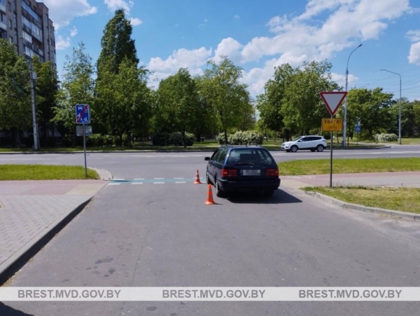В Бресте водитель автомобиля сбил 9-летнего ребенка В Бресте водитель автомобиля сбил 9-летнего ребенка