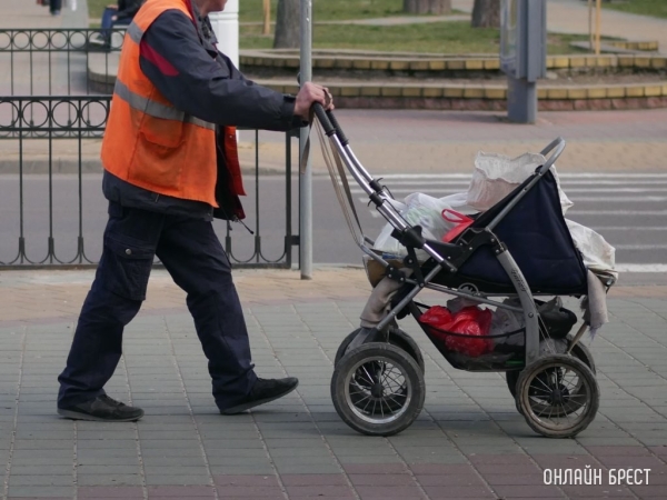 В октябре минималка составила почти 484 рубля. Кому предлагают работать за эти деньги?