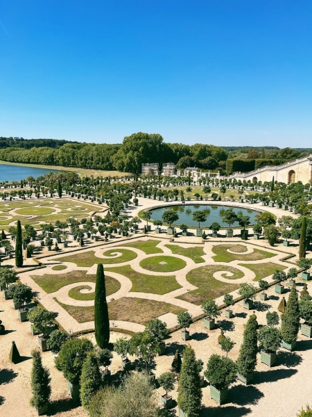 «Аренда хорошей квартиры — минимум 1800 евро». Белорусы переехали в Париж и рассказывают, что там с ценами и недвижимостью