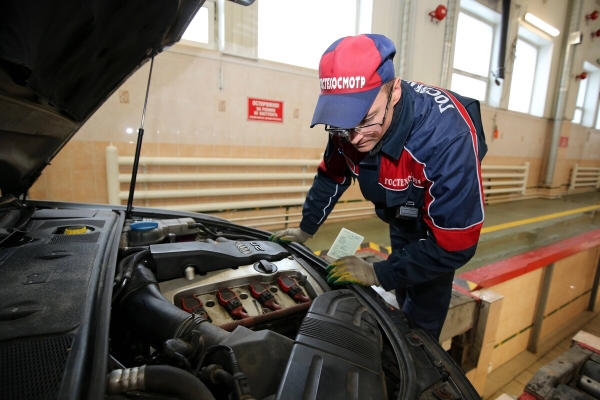 Нет катализатора — нет «дозвола». Как водители проходят техосмотр по новым правилам