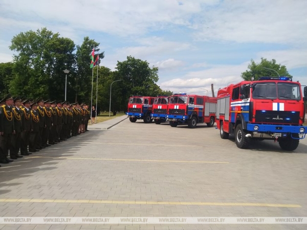 Пять новых пожарных автоцистерн переданы в гарнизоны МЧС Брестской области