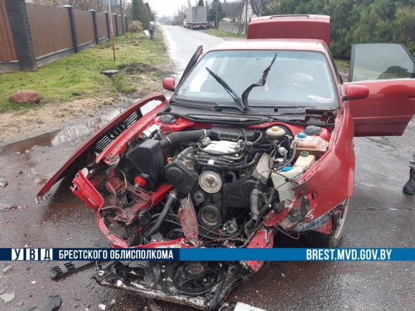 В Кобрине водитель Audi не уступил МАЗу