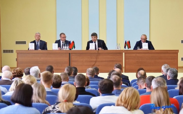 Губернатор Брестчины Юрий Шулейко представил нового руководителя птицефабрики &laquo;Дружба&raquo;