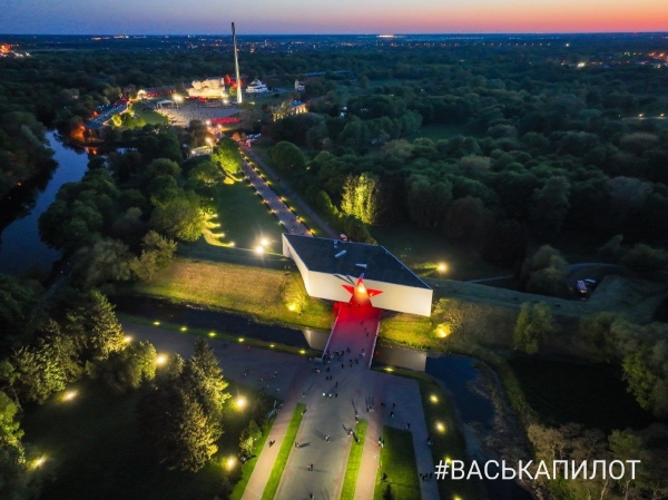 Красивые фотографии из Брестской крепости
Красивые фотографии из Брестской крепости