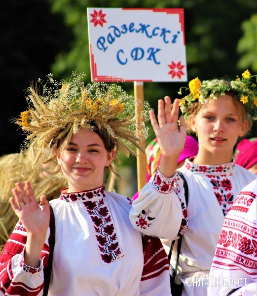 
                Читатель: Вчера на фестивале народного творчества в Малорите
            