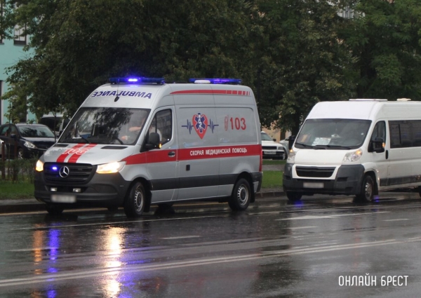 Маршрутка сбила подростка на пешеходном переходе в Бресте