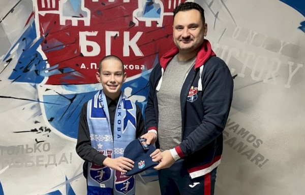 Мальчик поспорил с друзьями, что БГК победит, и был вынужден постричься наголо