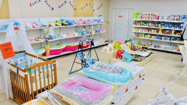 ТРИ ЭТАЖА ТОВАРОВ ДЛЯ ВСЕЙ СЕМЬИ! Детские игрушки и развлечения, канцтовары, женская, мужская, детская одежда и обувь в «Детском мире» на Советской ТРИ ЭТАЖА ТОВАРОВ ДЛЯ ВСЕЙ СЕМЬИ! Детские игрушки и развлечения, канцтовары, женская, мужская, детская одежда и обувь в «Детском мире» на Советской