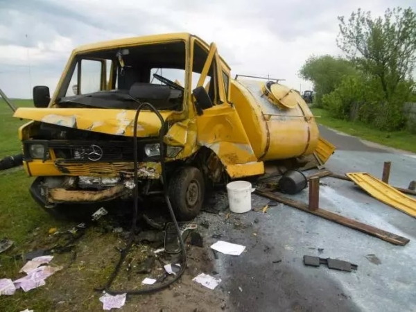 В смертельной аварии с молоковозом виновный водитель перестал им быть В смертельной аварии с молоковозом виновный водитель перестал им быть