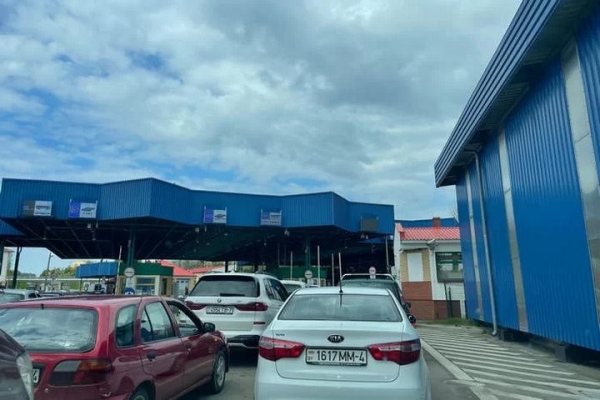 Водители устроили драку на польско-белорусской границе Водители устроили драку на польско-белорусской границе