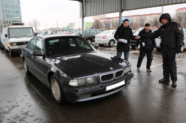 «Решил продать машину, а у неё нашёлся двойник». Белорус три года ездил на Lexus LX, не подозревая об автомобиле-клоне