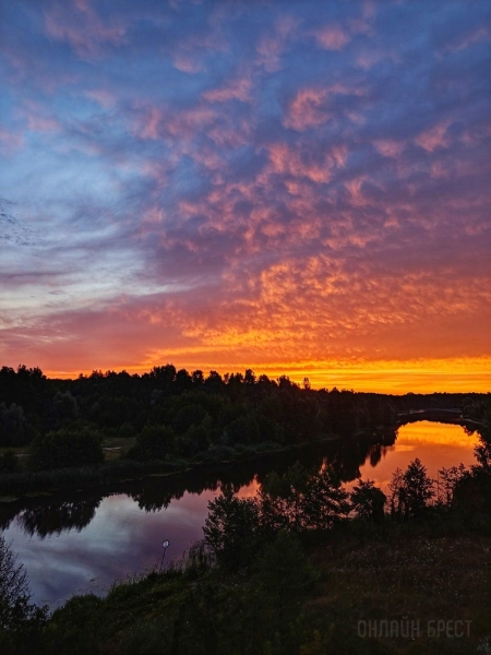Читатель: Было очень красиво! Сегодняшний рассвет в городе-спутнике Бреста
Читатель: Было очень красиво! Сегодняшний рассвет в городе-спутнике Бреста