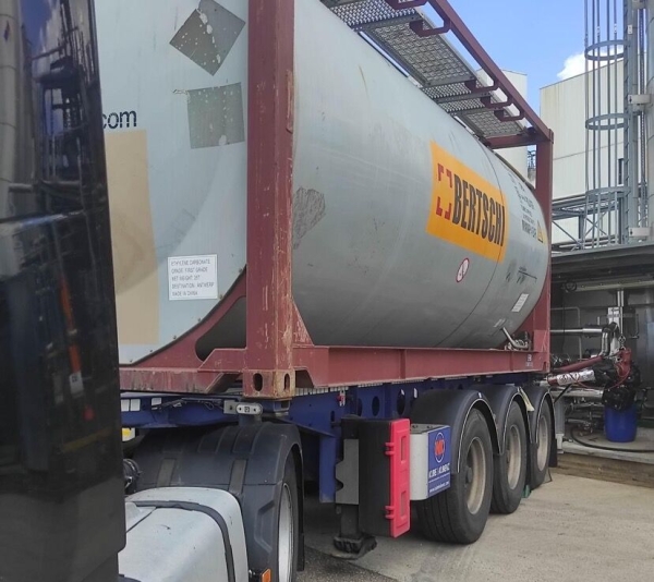 Наташа рулит. Откровения дальнобойщицы из Беларуси о буднях «неженской» профессии Наташа рулит. Откровения дальнобойщицы из Беларуси о буднях «неженской» профессии