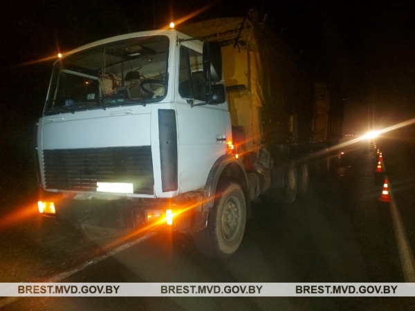 «МАЗ» насмерть сбил пешехода под Барановичами