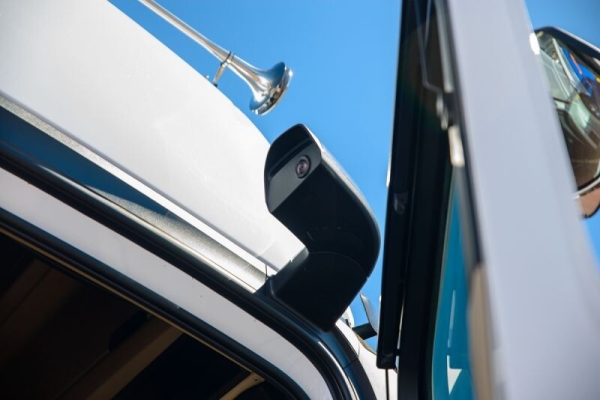 «После такой работы многие разводятся». Белоруска ушла в дальнобой вслед за мужем