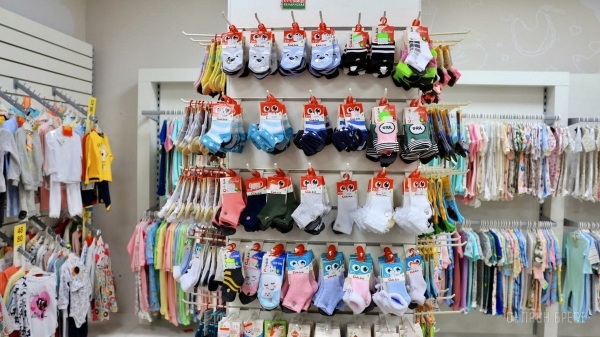 ТРИ ЭТАЖА ТОВАРОВ ДЛЯ ВСЕЙ СЕМЬИ! Детские игрушки и развлечения, канцтовары, женская, мужская, детская одежда и обувь в «Детском мире» на Советской ТРИ ЭТАЖА ТОВАРОВ ДЛЯ ВСЕЙ СЕМЬИ! Детские игрушки и развлечения, канцтовары, женская, мужская, детская одежда и обувь в «Детском мире» на Советской