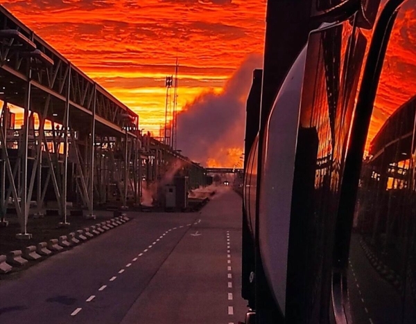 Наташа рулит. Откровения дальнобойщицы из Беларуси о буднях «неженской» профессии Наташа рулит. Откровения дальнобойщицы из Беларуси о буднях «неженской» профессии