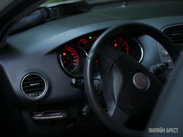 Перевел на счет задаток, поехал забирать - ни машины, ни продавца. Как житель Брестской области покупал авто Перевел на счет задаток, поехал забирать - ни машины, ни продавца. Как житель Брестской области покупал авто