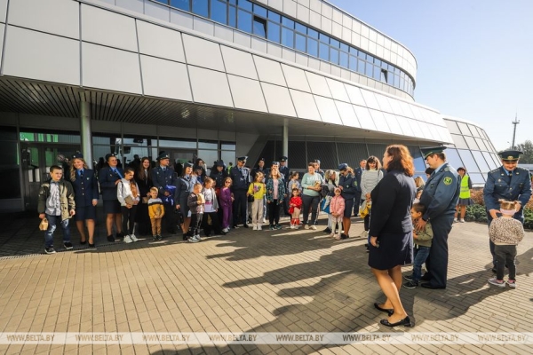 Для посещения нужен пропуск. Дети сотрудников Брестской таможни побывали на работе у своих родителей Для посещения нужен пропуск. Дети сотрудников Брестской таможни побывали на работе у своих родителей